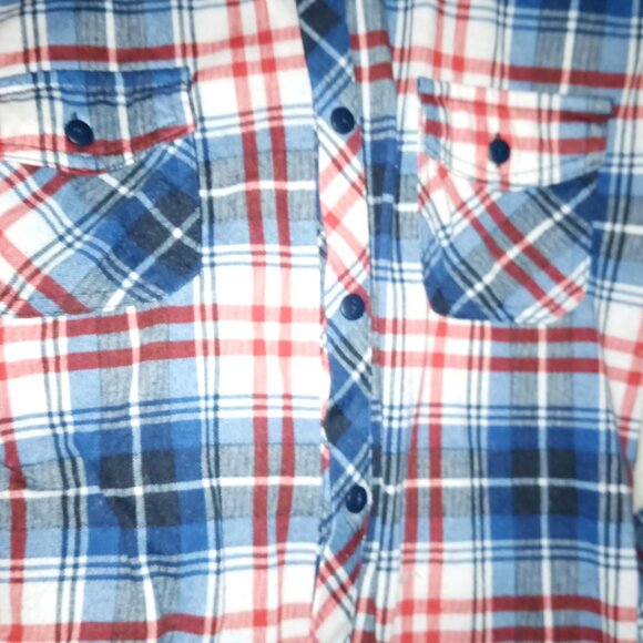 Red wht blue shirt - Picture 4 of 7